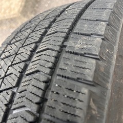 21：スタッドレス(195/65R16)ブリヂストンタイヤ　ブリザックVRX2の画像