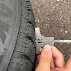 21：スタッドレス(195/65R16)ブリヂストンタイヤ　ブリザックVRX2の画像