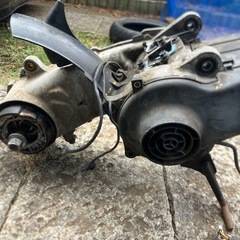 レッツ2後期　エンジンの画像