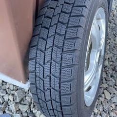 スタッドレスタイヤ、ホイールセットの画像