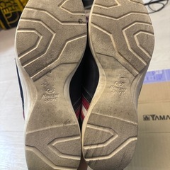 ホーキンス（Hawkins）のネイビーとホワイトのレザースニーカーの画像