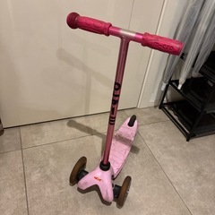 ミニマイクロ 三輪キックスクーター（ピンク）
の画像