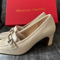 新品！　Oriental Traffic アイボリー ローファーの画像