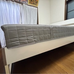 ダブルベッド（フレーム＋マットレス）の画像