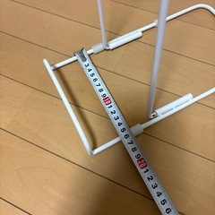 ニトリ　掃除機スタンド ホワイト 金属製　の画像