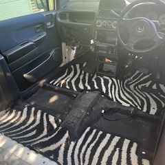 L902ムーブのエンジンミッションレス車体転がる物置畑の物置に無料の画像