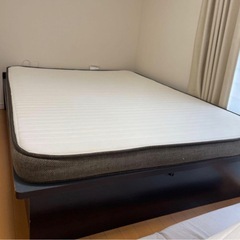 ニトリ　ダブルベッド　跳ね上げ式　ブラウン　マットレス付きの画像