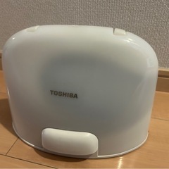 【値下げ交渉可】TOSHIBA・スチームアイロンの画像