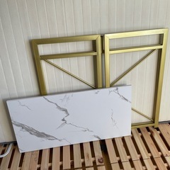 ワークデスクとチェアのセットの画像