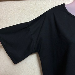 トップス　黒の画像