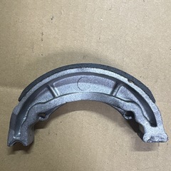 アドレスV125S リア ブレーキ
シューの画像