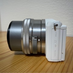 SONY α5000 ホワイト／レンズキットの画像