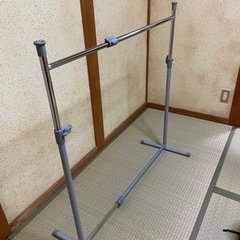 ハンガーラックの画像