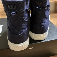 【新品未使用】supra ハイカットスニーカーの画像