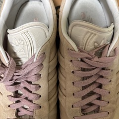 adidas アディダススニーカー　GAZELLE ピンク系24cmの画像