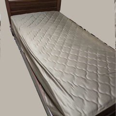 シングルベットフレーム、マットレスセットの画像