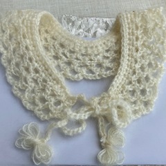 手編みの　つけ襟の画像