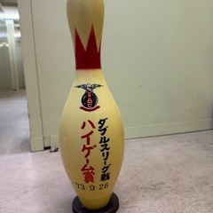 ボーリングピン　オブジェの画像