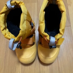 モンベル　スノーブーツ　黄色　16センチ　　の画像