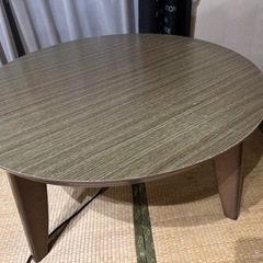 円形型こたつの画像