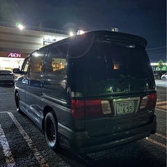 グランドハイエース　車検ほぼ満タン　デカナビ付きの画像