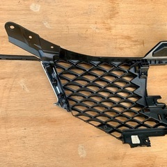 トヨタ クラウン アスリート 210系 後期 フロントグリル エンブレム無しの画像