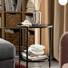 IKEA サイドテーブル　ガラス　おしゃれ　ブラック 黒の画像