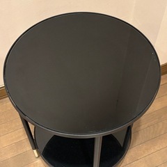 IKEA サイドテーブル　ガラス　おしゃれ　ブラック 黒の画像