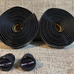 ロードバイクバーテープ ハニカム構造 滑り止め付き ブラック 2個セット 自転車 エンドキャップ付き！ #2025/11/17001の画像