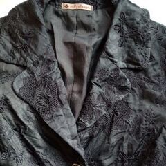 IZUTSUYA ハンドメイド フォーマルブラック 花柄総レース刺繍スーツ 長袖 サイズMくらいの画像