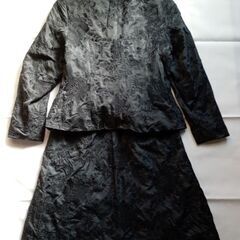 IZUTSUYA ハンドメイド フォーマルブラック 花柄総レース刺繍スーツ 長袖 サイズMくらいの画像