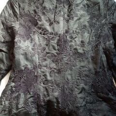 IZUTSUYA ハンドメイド フォーマルブラック 花柄総レース刺繍スーツ 長袖 サイズMくらいの画像