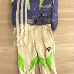 Descentスキーウェアの画像