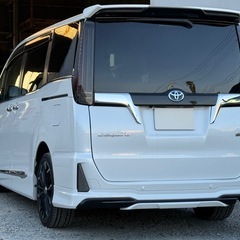 総額198.4万円★エスクァイア　ハイブリッドGI  後期型　後期型　モデリスタフルエアロ　モデリスタリアスポイラー　ＲＡＹＳ１８インチＡＷ　純正１０インチナビ　純正１２．８インチフリップダウンモニター　社外スモークテール　社外ＬＥＤリフレクター　黒革シートの画像