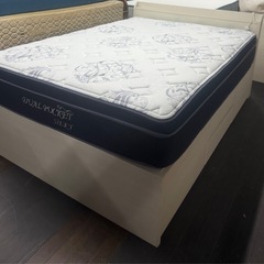 ダブルベッドマットの画像