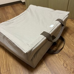 ベビーベッド（折りたたみ可能）の画像