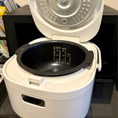 SHARP 炊飯器 
3合炊きの画像