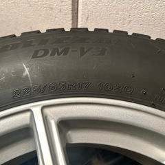 225/65R17ブリヂストンDM-V3 スタッドレスタイヤ ホイール
4本セットの画像