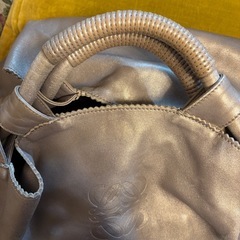 LOEWE ロエベ ナッパアイレ ハンドバッグ ゴールドの画像