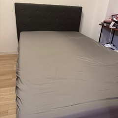[11月27日午前中取引可能方]ベッドフレーム セミダブル＋マットレスの画像