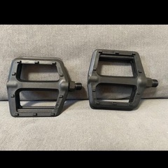 新品・未使用 自転車 フラットペダル 2個セット ブラック 未使用 ロードバイクやクロスバイクに！#2025/11/17hdhddjの画像