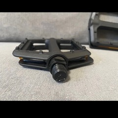 新品・未使用 自転車 フラットペダル 2個セット ブラック 未使用 ロードバイクやクロスバイクに！#2025/11/17hdhddjの画像