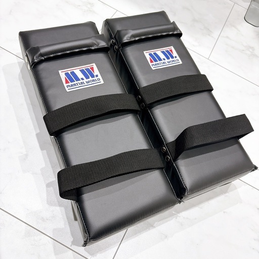 MARTIAL WORLDマーシャルワールド　キックミット黒２個セット