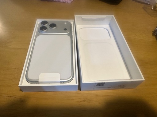 Iphone 17 pro 256G  シルバー新品未使用