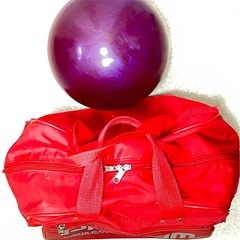 ボーリング•ボールと専用バッグの画像