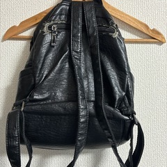 レザー　リュックの画像