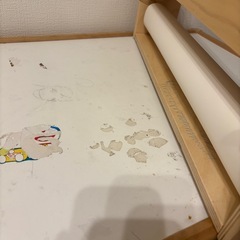 【中古訳あり】IKEA 子供用テーブル　イス　ロール紙ホルダー
の画像