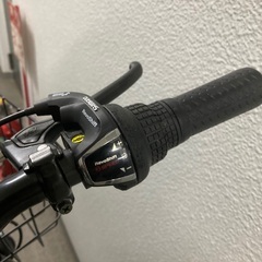 美品 自転車 折りたたみ 26インチ シマノ製 6段変速 カゴ付き ブラック 黒の画像