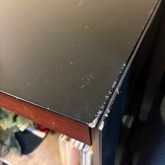 存在感のある木製ですくデスクの画像