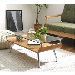 ガラスローテーブルの画像